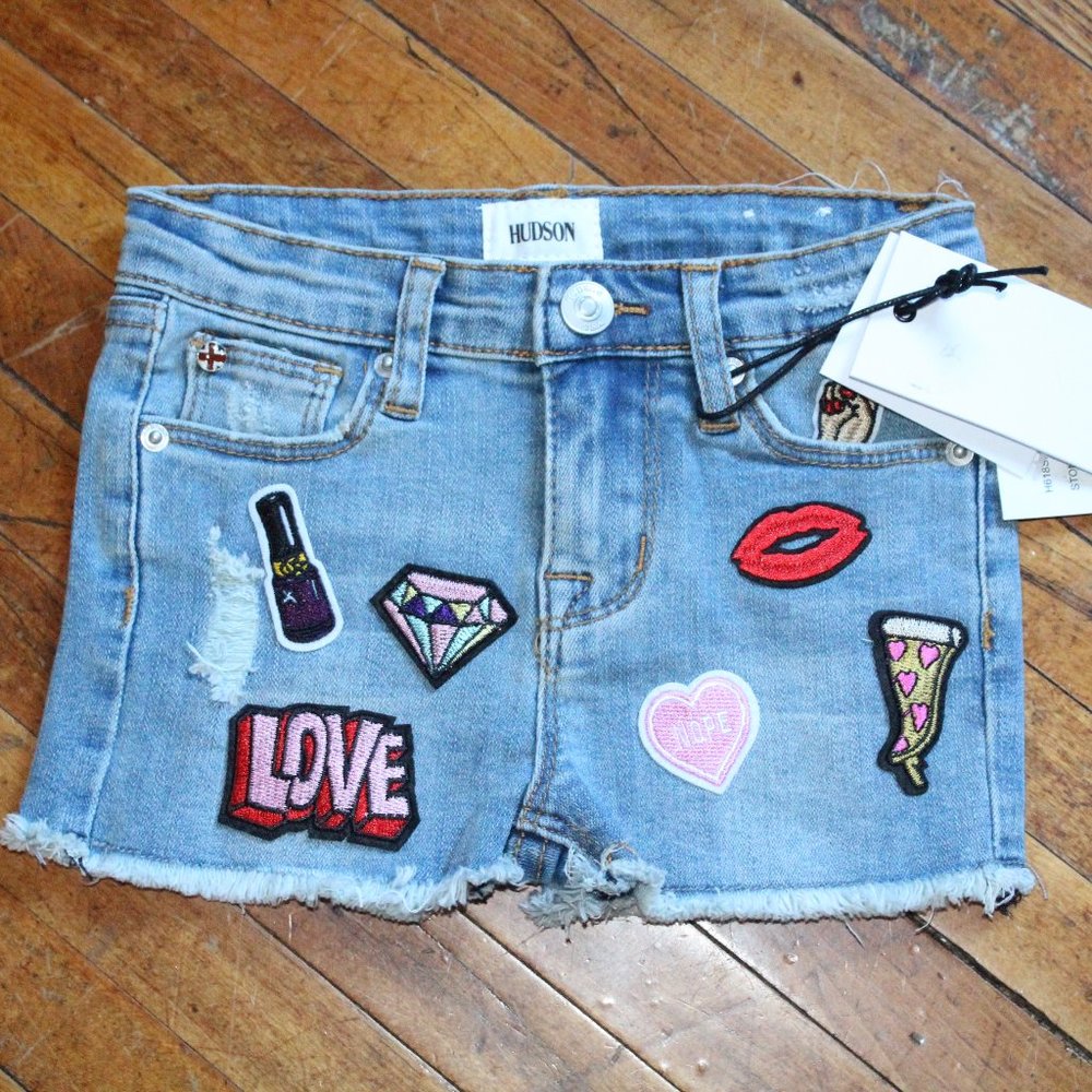 🌈Hudson Girls Love Patches Jean shorts NWT - Picture 4 of 5